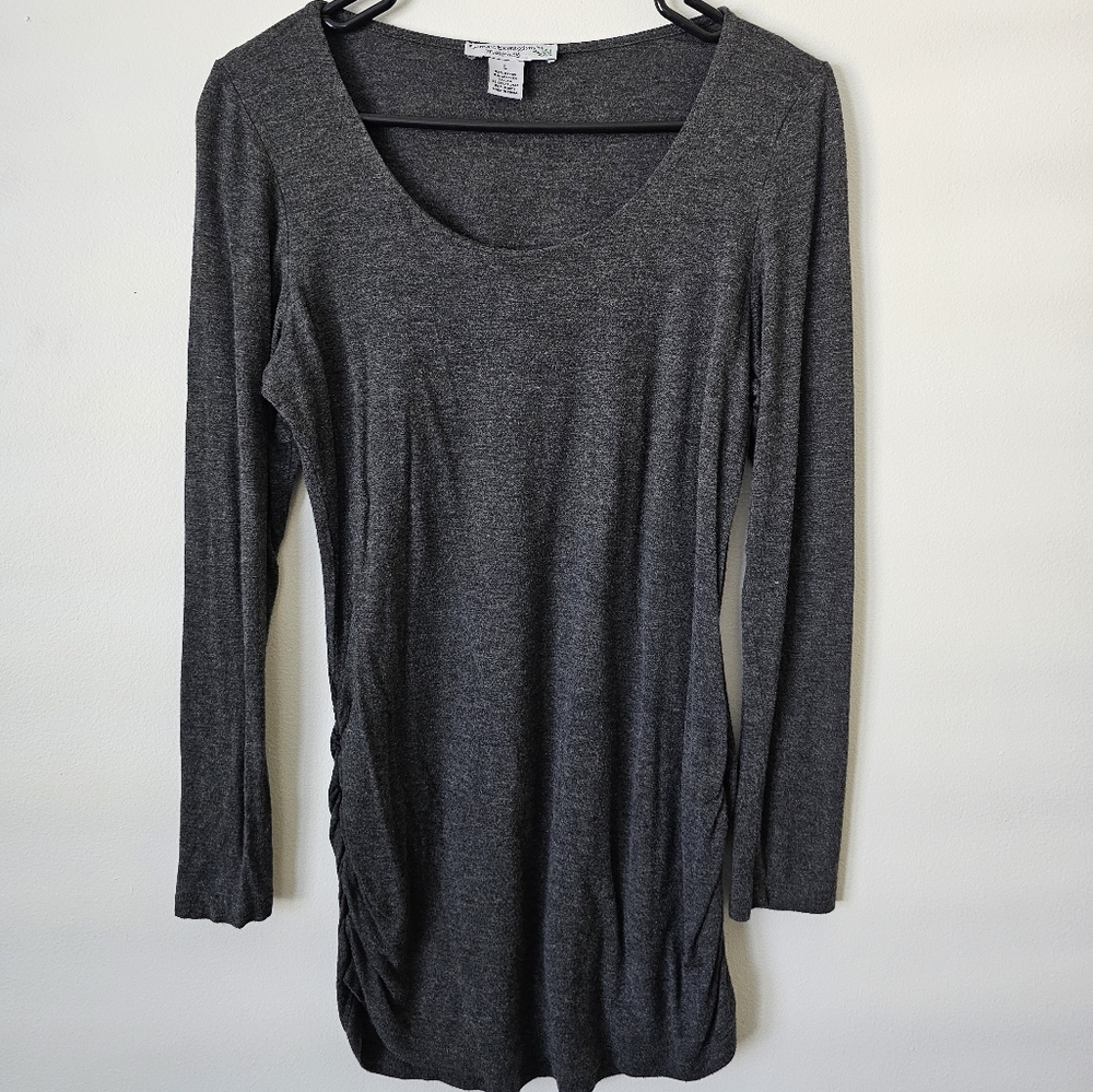 The PERFECT Gray 3/4 Sleeved Shirt; Emma's Expressions Maternity; L